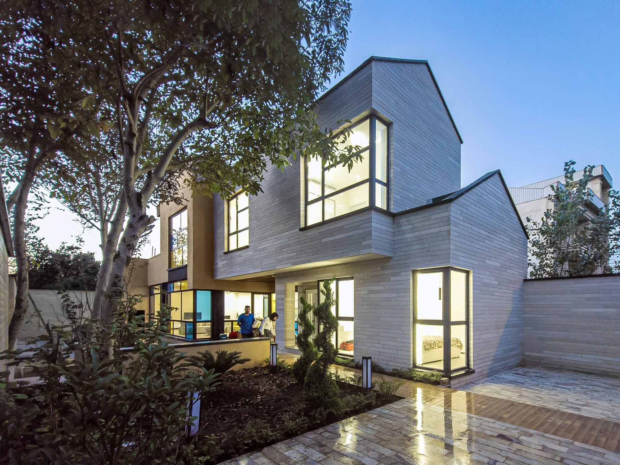 Two Regions, a Villa.. An interwoven house, slide no. 1